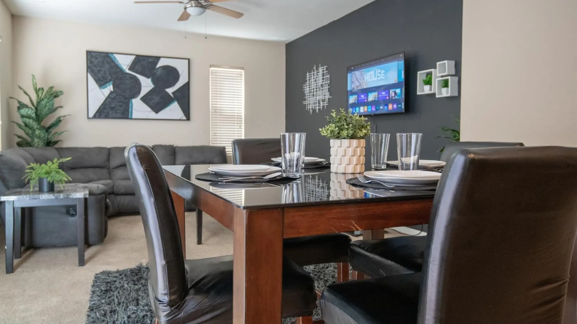 Large 3Br King Suite Moments Away From Strip Las Vegas Holiday home